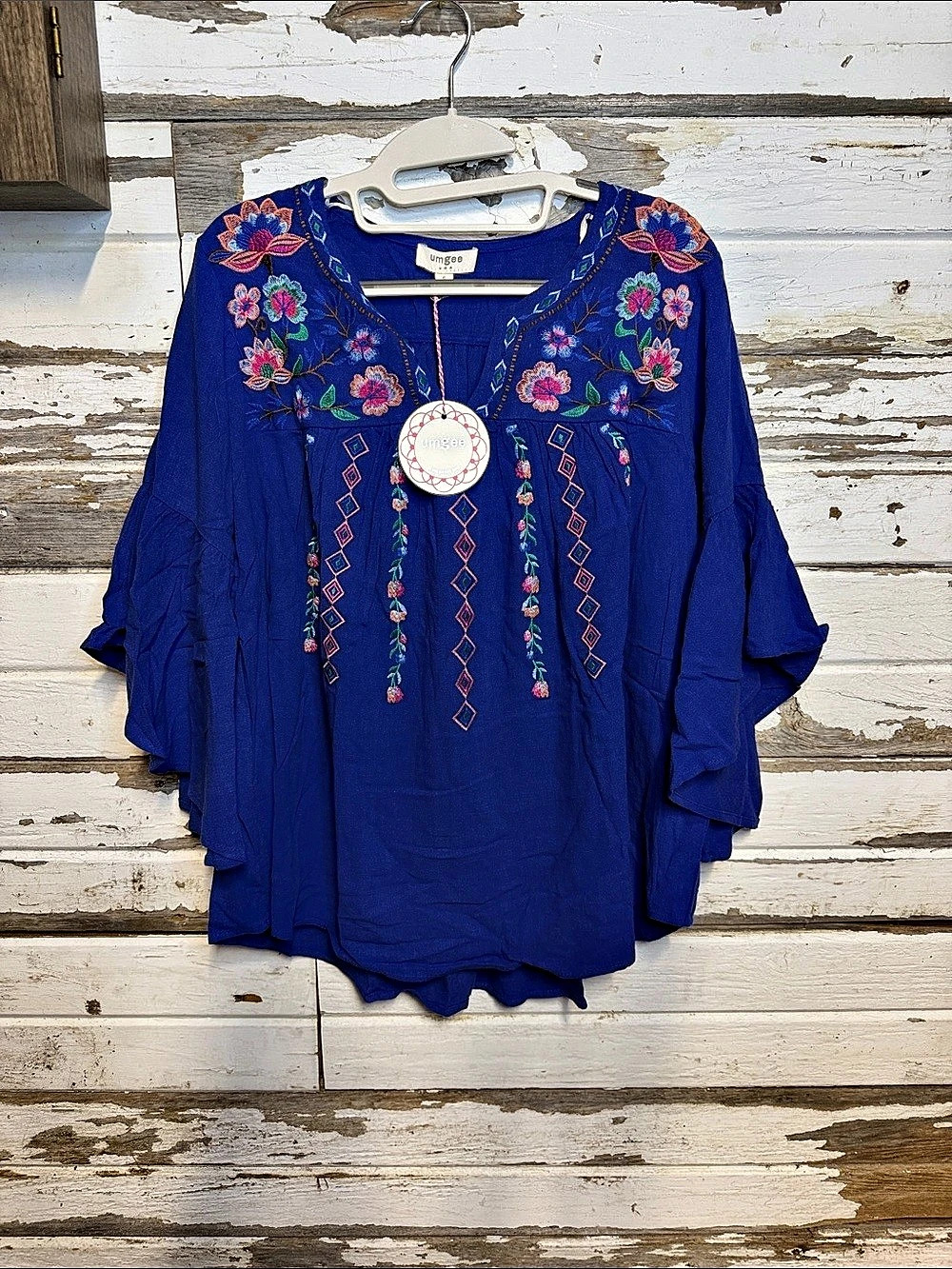 Umgee Embroidered Floral Tunic in Blue Size Small NWT